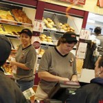 A busy morning at the Dunkin' Donuts franchise in the village of Posen. (Zbigniew Bzdak/Tribune)