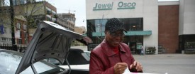 A shopper outside of a Jewel-Osco at 370 N. Desplaines in Chicago. (Chicago Tribune photo by Antonio Perez)