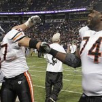 Former Bears offensive tackle John Tait, left, in 2006. (Tribune file)